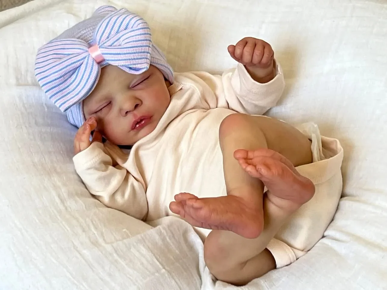 Baby Products Drawing - ตุ๊กตาเด็กทารก Romy Reborn ขนาด 45 ซม.